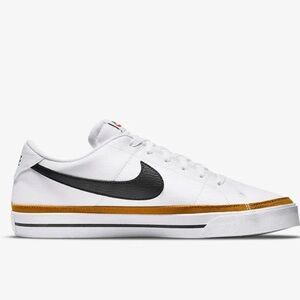 NWT NIKE COURT LEGACY